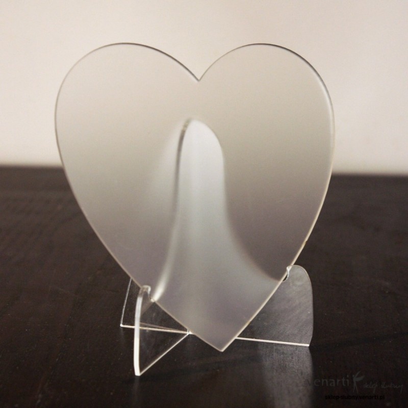 Podstawka z pleksi do zaproszeń w kształcie serca